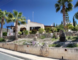 2 Bedroom Villa for sale in Kamares, Cyprus